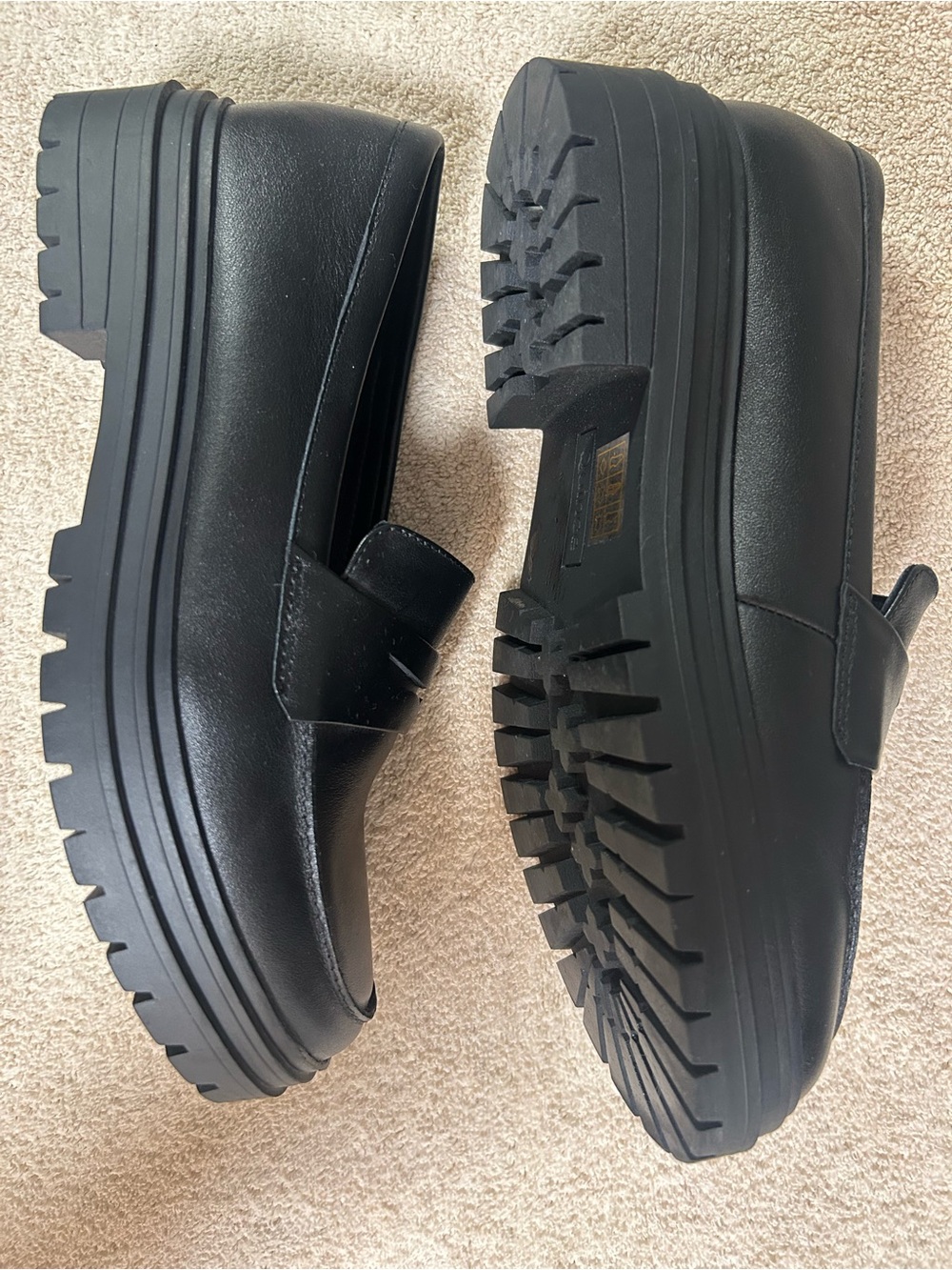 QUINCE Italian leather classic penny loafer with lug soles. Women’s Size 8 - Picture 3 of 7